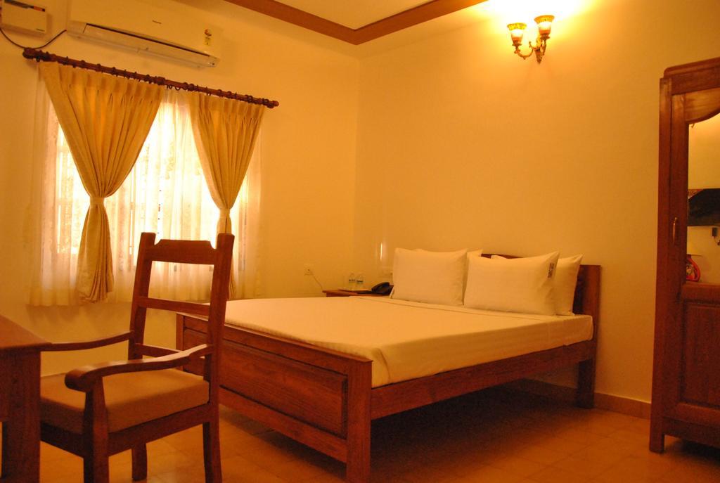 Cours Chabrol Hotell Pondicherry Eksteriør bilde