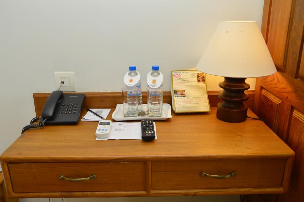 Cours Chabrol Hotell Pondicherry Eksteriør bilde